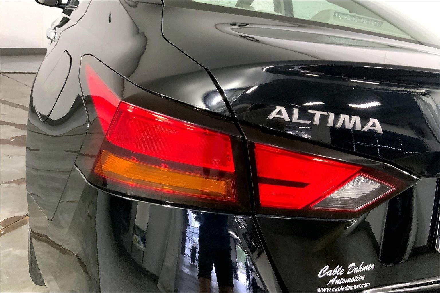 Used 2025 Nissan Altima 2.5 SV FWD image 27