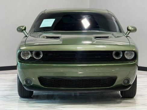 Used 2020 Dodge Challenger SXT w/ Blacktop Package RWD image 3