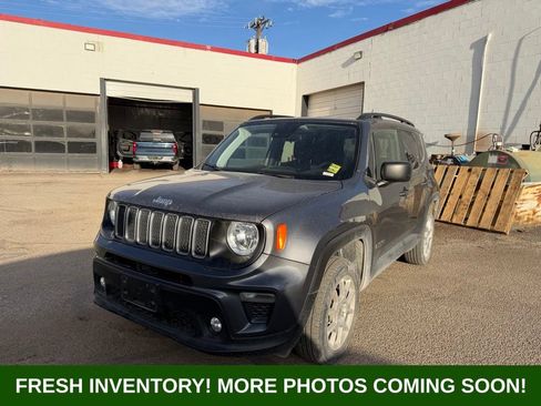 Used 2022 Jeep Renegade Latitude AWD/4WD image 3