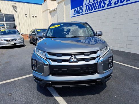 Used 2024 Mitsubishi Outlander Sport SE image 2