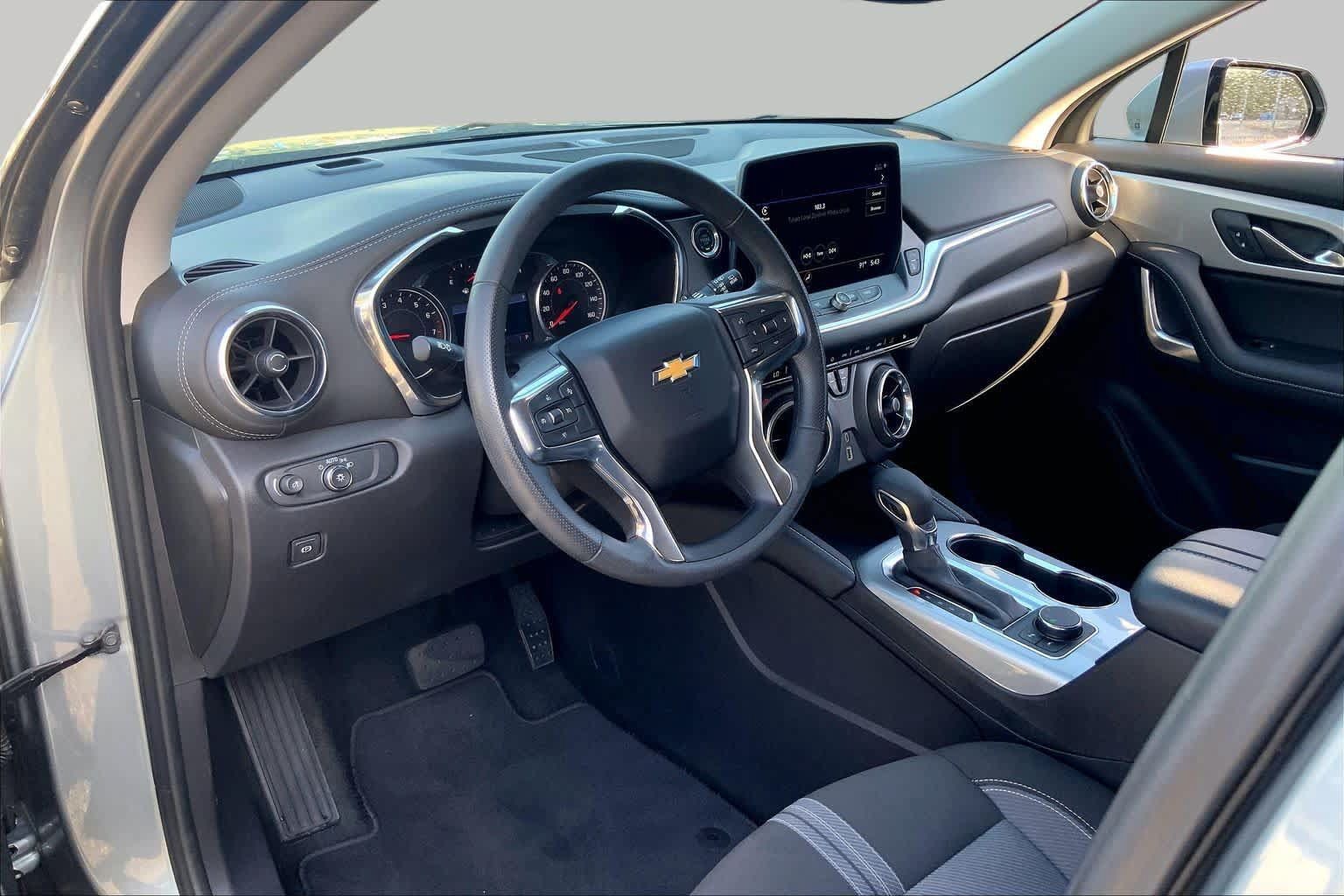 Used 2026 Chevrolet Blazer LT FWD image 18