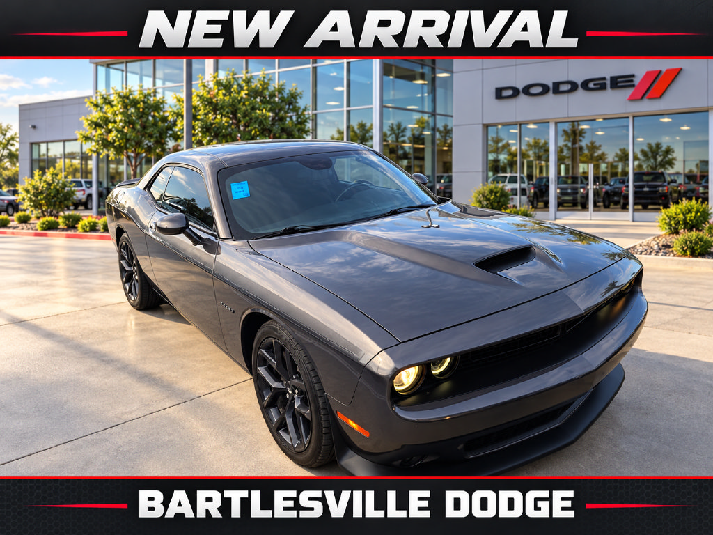 Used 2022 Dodge Challenger R/T w/ Blacktop Package RWD image 4