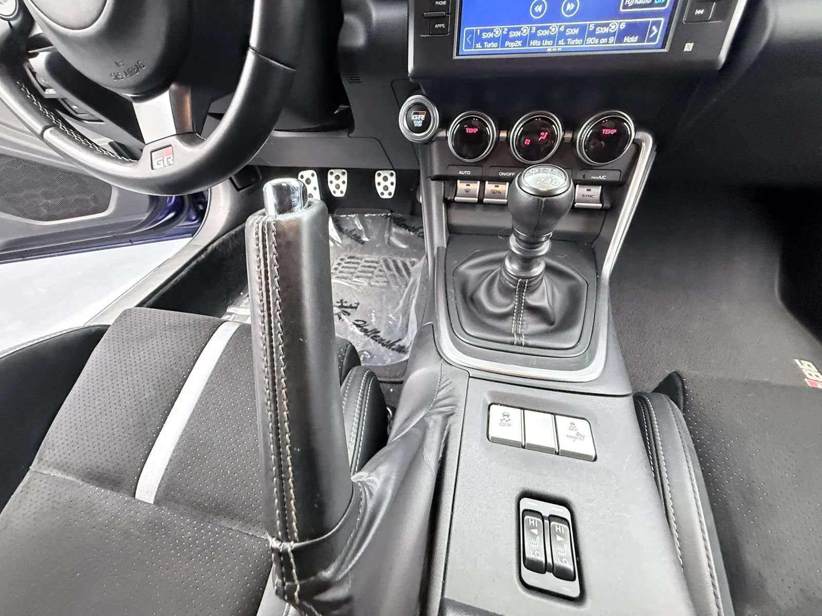 Used 2024 Toyota GR86 Premium RWD image 17