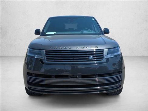 Used 2024 Land Rover Range Rover SV AWD/4WD image 2