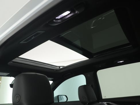 Used 2024 Cadillac XT6 Premium Luxury w/ Technology Package image 18