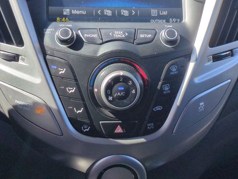 Used 2014 Hyundai Veloster FWD image 25