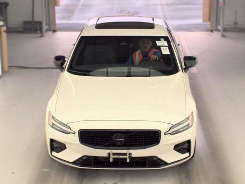 Used 2024 Volvo S60 B5 Plus w/ Climate Package AWD/4WD image 2