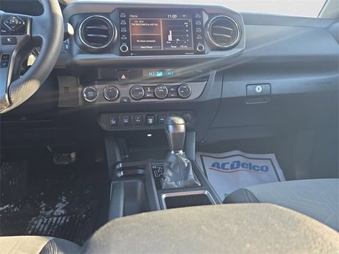 Used 2021 Toyota Tacoma TRD Sport w/ Technology Package image 11