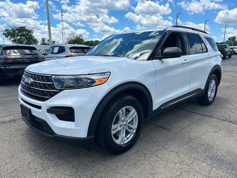 Used 2022 Ford Explorer XLT w/ Class IV Trailer Tow Package AWD/4WD image 4