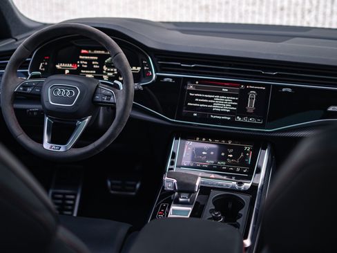 Used 2024 Audi RS Q8 AWD/4WD image 5