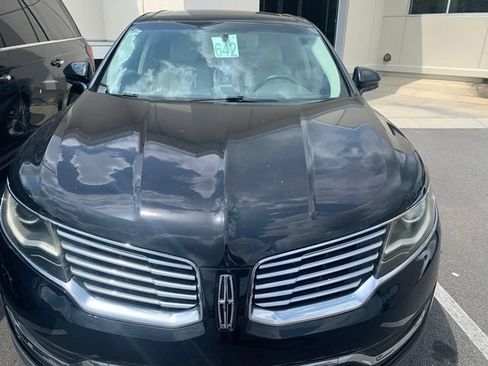 Used 2018 Lincoln MKX Reserve FWD image 2