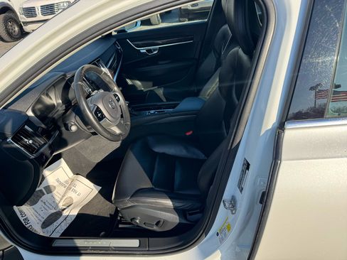 Used 2017 Volvo S90 T6 Momentum image 9