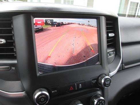 Used 2024 RAM 2500 Big Horn w/ Off Road Package AWD/4WD image 25