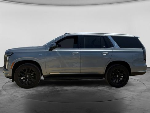 Used 2025 Cadillac Escalade Premium Luxury AWD/4WD image 6