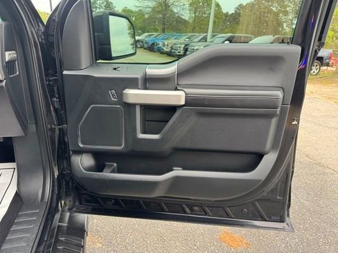 Used 2015 Ford F150 Lariat image 10