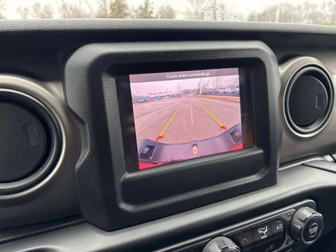 Used 2020 Jeep Gladiator Sport w/ Quick Order Package 24S image 20