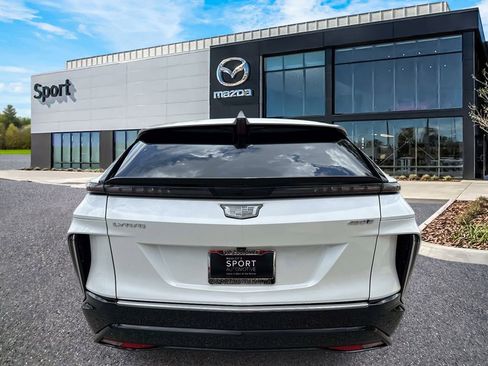 Used 2024 Cadillac Lyriq Luxury w/ LPO, Floor Liner Package RWD image 4