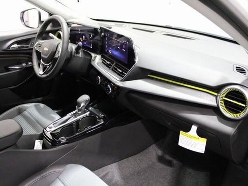 New 2026 Chevrolet Trax LT w/ Driver Confidence Package FWD image 28
