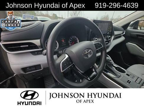 Used 2021 Toyota Highlander L image 28
