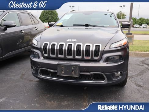 Used 2015 Jeep Cherokee Limited w/ Luxury Group AWD/4WD image 6