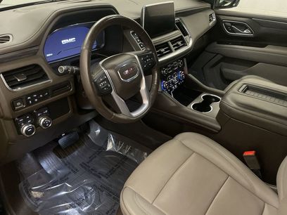 Used 2022 GMC Yukon SLT w/ SLT Premium Package