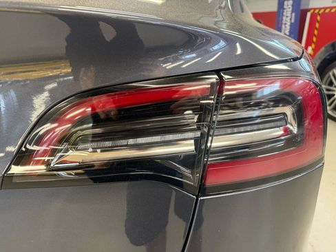Used 2018 Tesla Model 3 Long Range AWD/4WD image 11
