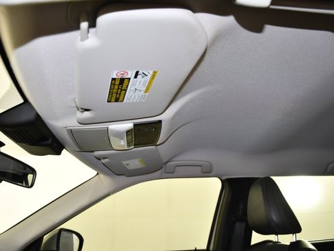 Used 2024 Mitsubishi Outlander SE AWD/4WD image 37