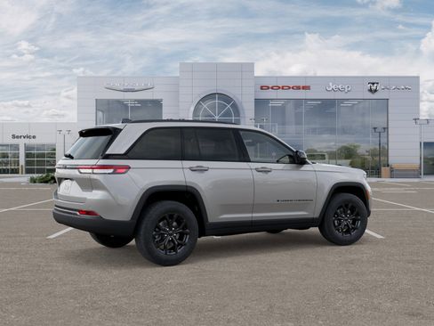 New 2025 Jeep Grand Cherokee Altitude image 21