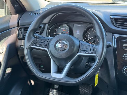 Used 2017 Nissan Rogue S FWD image 19