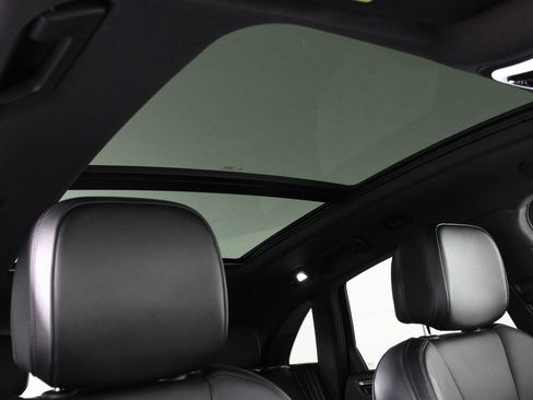 Certified 2023 Porsche Macan AWD/4WD image 25