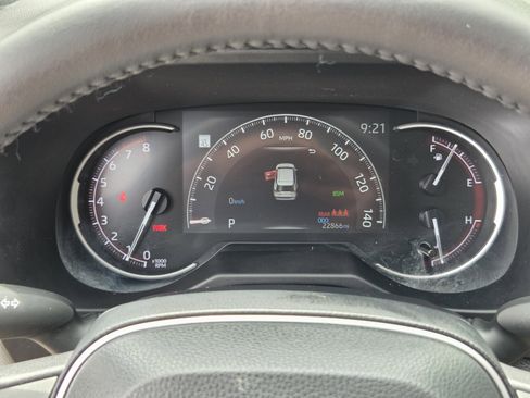 Used 2023 Toyota RAV4 XLE Premium image 20