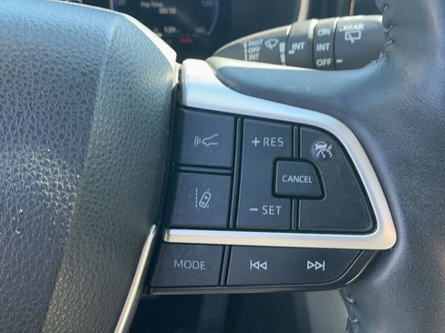 Used 2023 Toyota Highlander Limited AWD/4WD image 19
