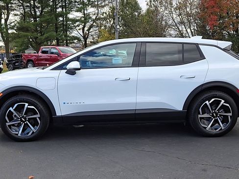 New 2026 Chevrolet Equinox EV LT image 9