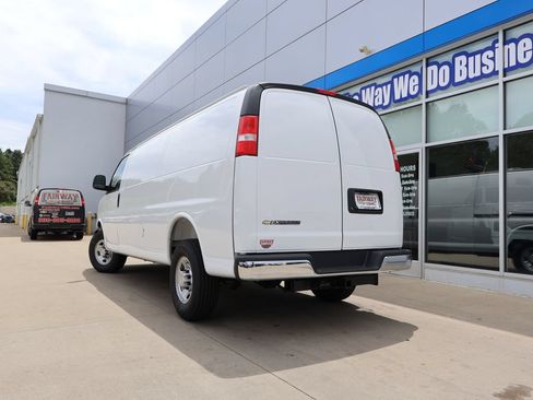 New 2026 Chevrolet Express 3500 Extended w/ Driver Convenience Package RWD image 27