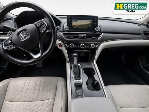 Used 2018 Honda Accord Touring image 16