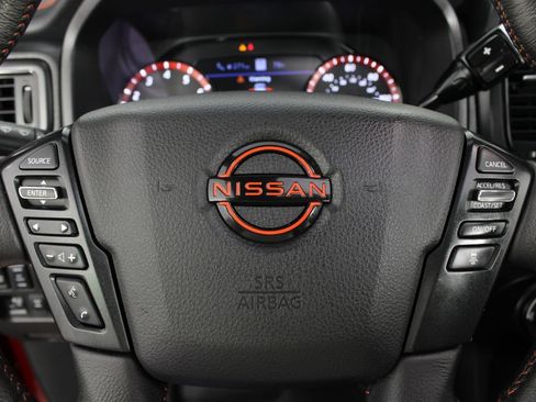 Used 2024 Nissan Titan PRO-4X w/ Pro-4x Convenience Package AWD/4WD image 15