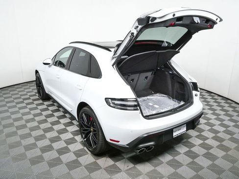 New 2026 Porsche Macan GTS AWD/4WD image 34