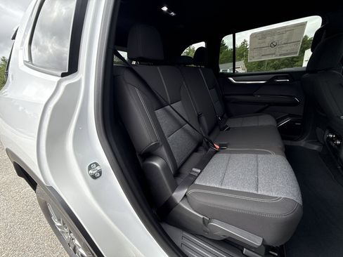 New 2025 GMC Acadia Elevation image 62