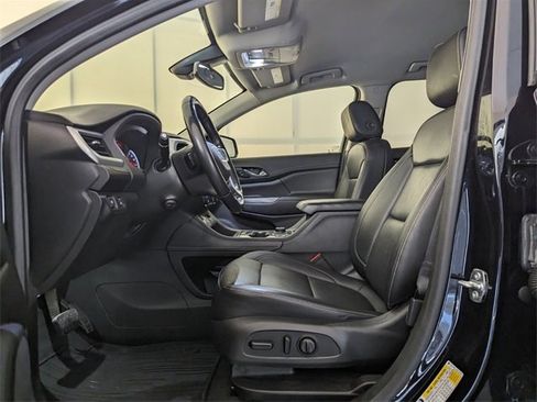 Used 2021 GMC Acadia SLT w/ Elevation Edition image 6