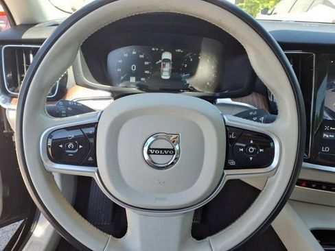 Used 2020 Volvo S60 T5 Momentum w/ Protection Package FWD image 8