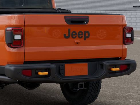 New 2026 Jeep Gladiator Mojave w/ Steel Bumper Group AWD/4WD image 14