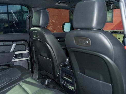 Used 2022 Land Rover Defender 110 X-Dynamic SE image 19