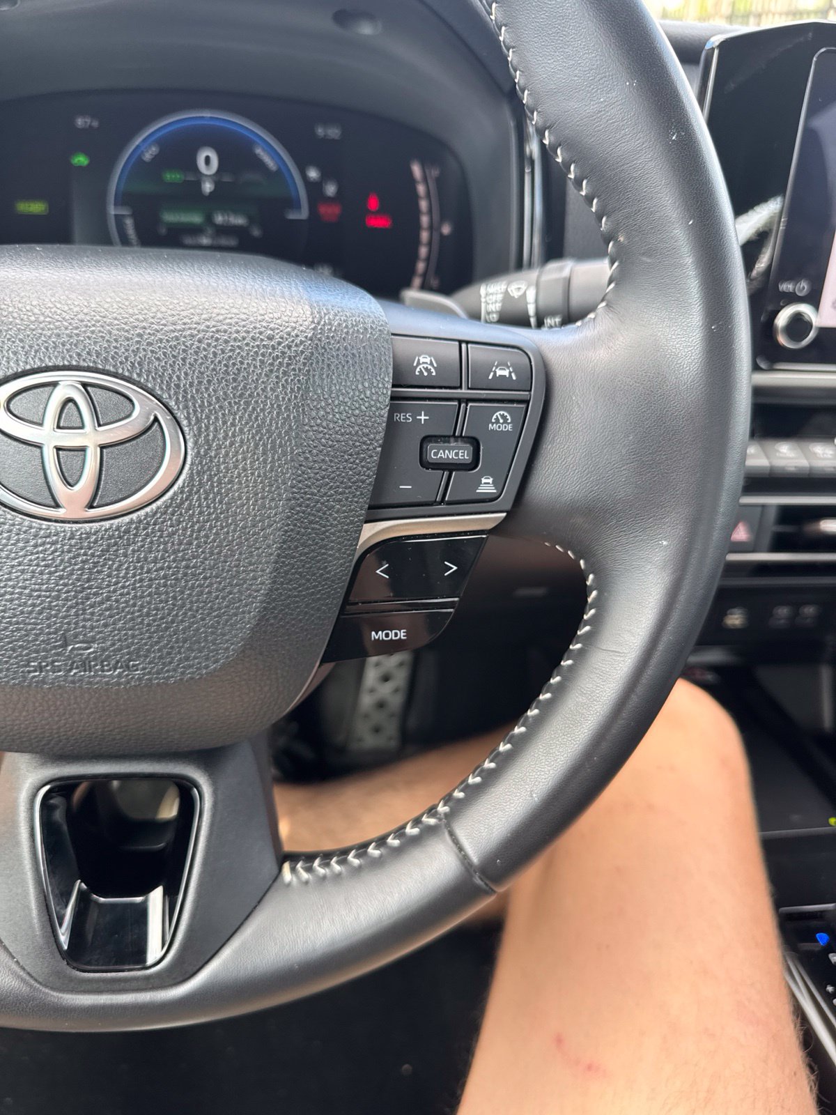 Used 2025 Toyota Camry SE FWD image 21