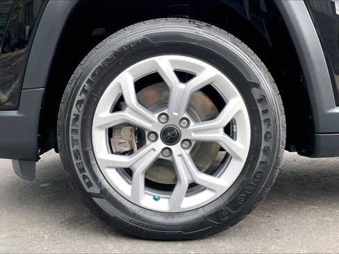 Certified 2025 Jeep Compass Sport AWD/4WD image 9