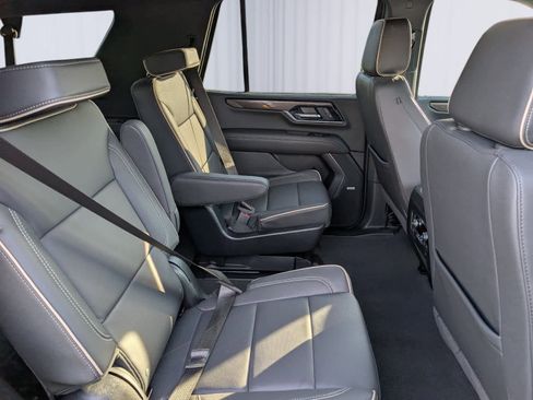 Certified 2025 GMC Yukon Elevation w/ LPO, Elevation Black Package image 9