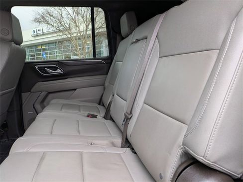 Used 2023 Chevrolet Suburban LT image 16