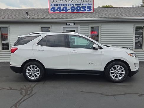 Used 2018 Chevrolet Equinox LT w/ Sun & Infotainment Package FWD image 2