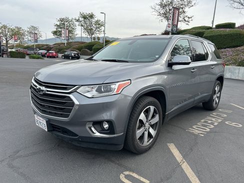 Used 2019 Chevrolet Traverse LT w/ LT Premium Package image 2