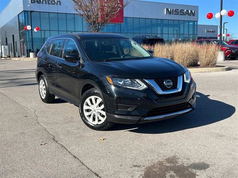 Used 2018 Nissan Rogue S image 3