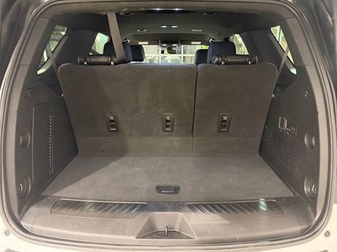 Used 2022 GMC Yukon SLT w/ SLT Luxury Package image 34